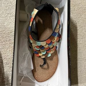 NEW PASSIONS sandals size 7 NWOT